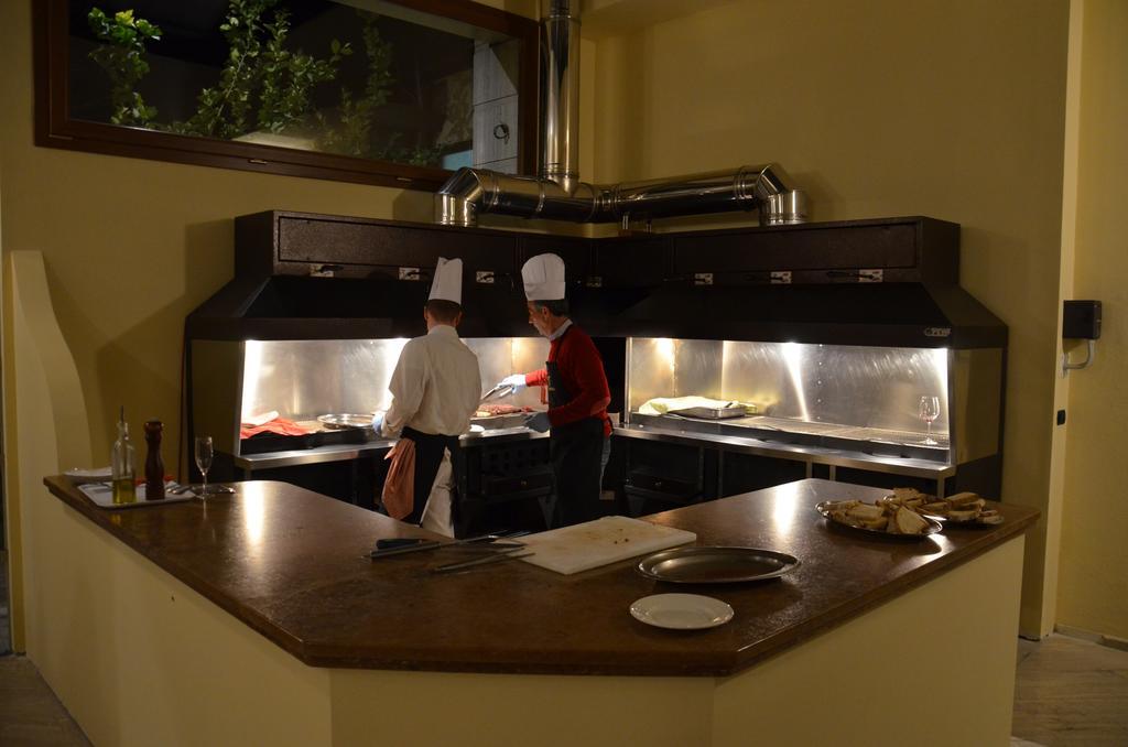 Mingone Hotel Ristorante Isola di Liri Екстер'єр фото