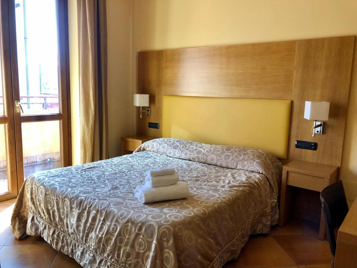 Mingone Hotel Ristorante Isola di Liri Екстер'єр фото